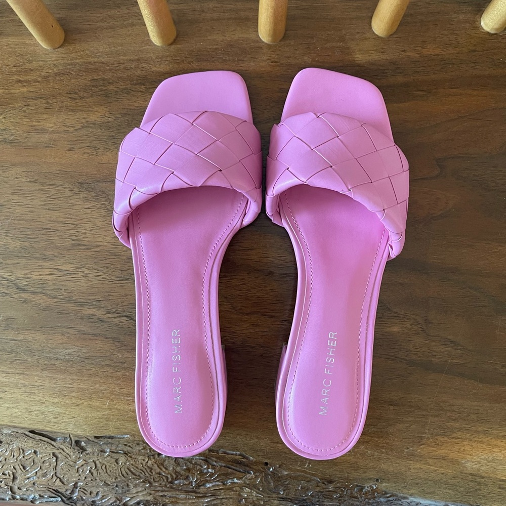 Marc Fisher Casper Slide Size 8 - Worn Once! - image 3